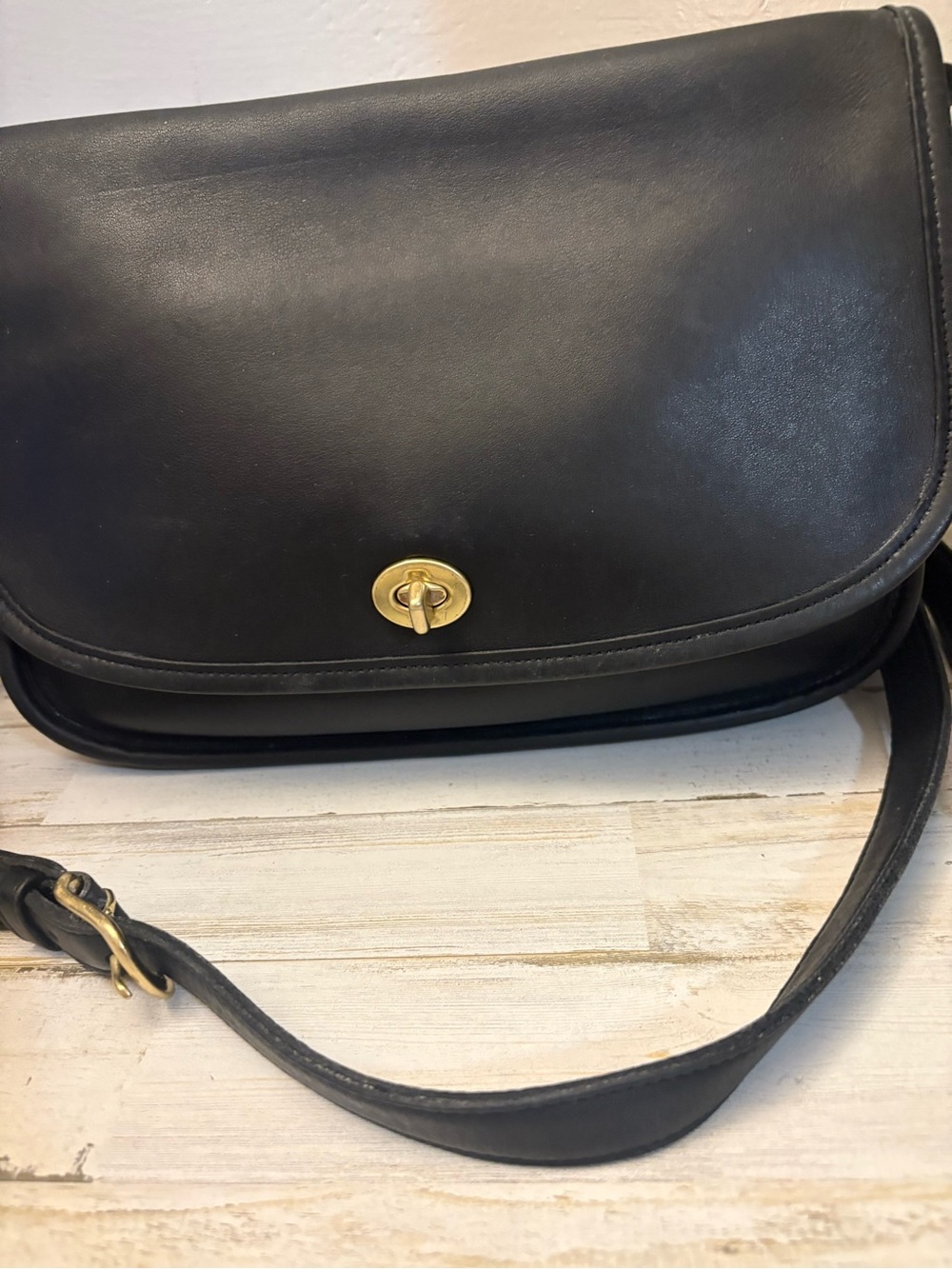 Vintage Coach Black Leather City Bag Crossbody Flap Purse (Style 9790) - Picture 2 of 12